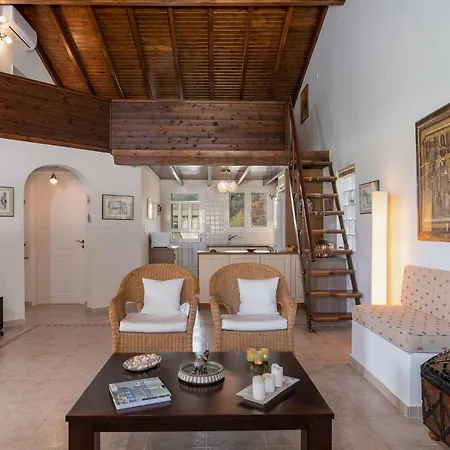Christina's 2 Bedroom Villa, Kefalonia فيلة *