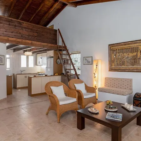Christina's 2 Bedroom Villa, Kefalonia * سفوروناتا
