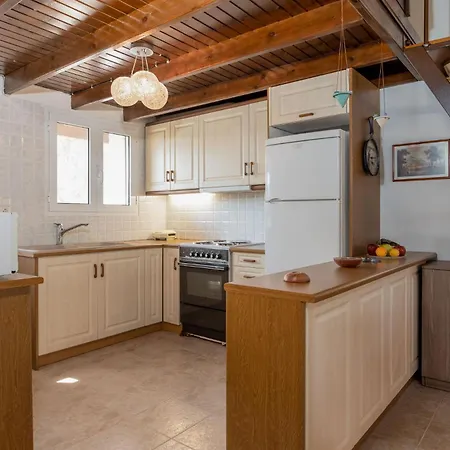 Christina's 2 Bedroom Villa, Kefalonia فيلة *