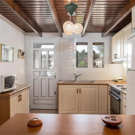 Christina's 2 Bedroom Villa, Kefalonia Вилла Свороната