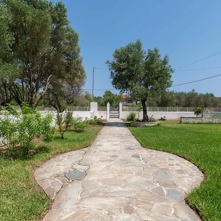 Christina's 2 Bedroom Villa, Kefalonia Вилла Свороната