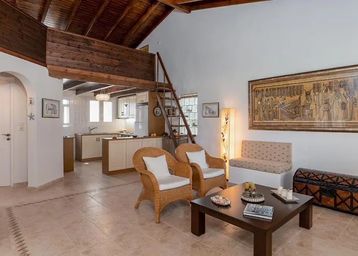 Christina's 2 Bedroom Villa, Kefalonia * Свороната