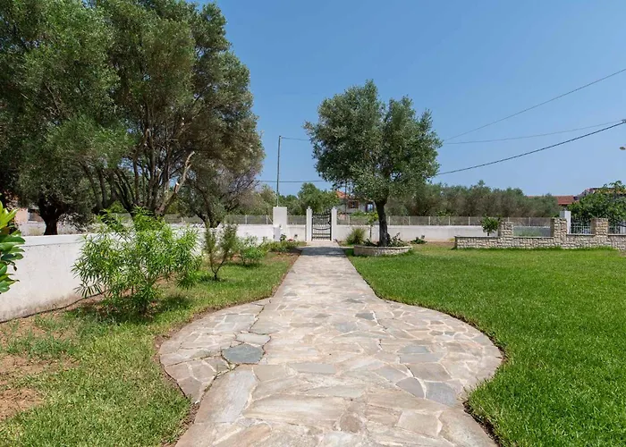 Christina's 2 Bedroom Villa, Kefalonia Вилла Свороната